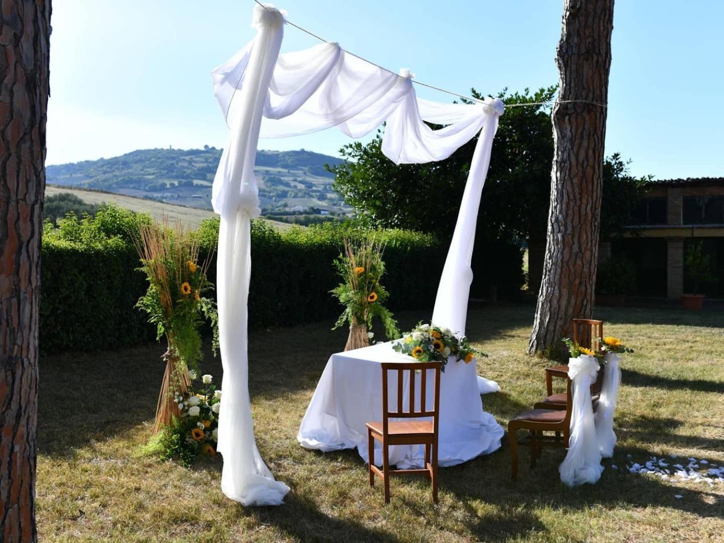 Resort Restaurant Villa Berta Сан Северино Марке Екстериор снимка